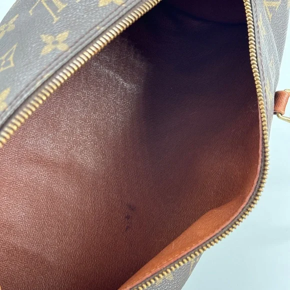Louis Vuitton Papillon 30 Handbag in Brown Monogram Coated Canvas - Picture 10 of 11